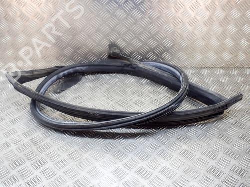 Used Rubber door seal TESLA MODEL 3 (5YJ3) EV (261 hp) 27756141