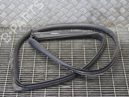 Used Rubber door seal MASERATI GHIBLI III (M157) 3.0 S Q4 (409 hp) 14615509