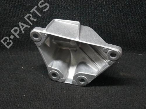 Used Engine mount Engine mount BMW 6 Convertible (F12) 650 i (449 hp) 14653505 14653505