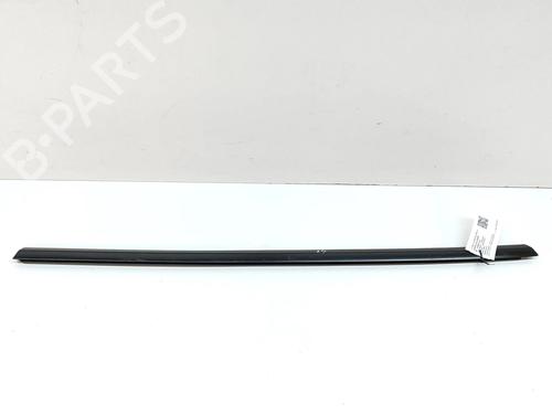 Dørliste Dørliste TESLA MODEL Y (5YJY) EV Rear-Wheel Drive (299 hp) 33369858 33369858