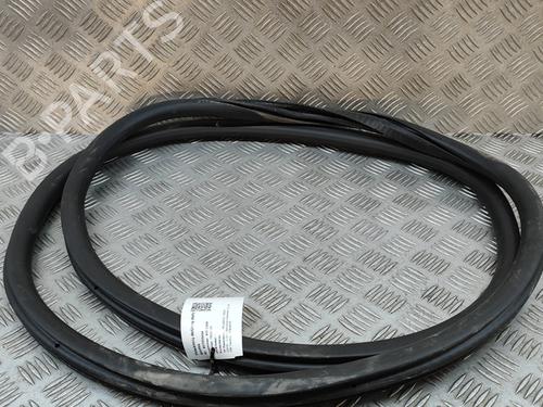 Used Rubber door seal PEUGEOT 2008 II (UD_, US_, UY_, UJ_, UR_, UC_) 1.2 PureTech 130 (USHNS, URHNS) (130 hp) 28553172
