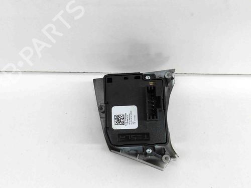 Steering wheel controls TESLA MODEL Y (5YJY) EV Performance All-wheel Drive | BP29485959E15 