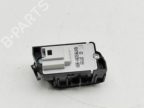 Switch MERCEDES-BENZ GLA (H247) GLA 200 (247.787) | BP30857122I30