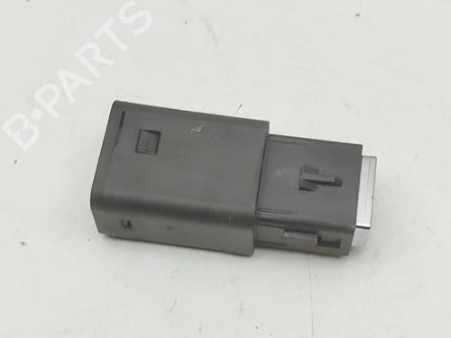 Módulo eletrónico Módulo eletrónico PEUGEOT 2008 II (UD_, US_, UY_, UJ_, UR_, UC_) e-2008 (UKZKXZ) (136 hp) 33798310 33798310