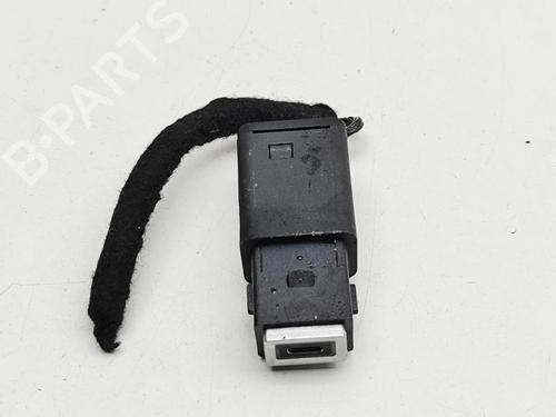 Used Electronic module Electronic module PEUGEOT 2008 II (UD_, US_, UY_, UJ_, UR_, UC_) e-2008 (UKZKXZ) (136 hp) 33549781 33549781
