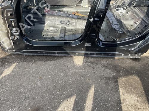 Used Left sideskirt BMW 5 (G60, G90, G68) i5 eDrive40 (340 hp) 28564797
