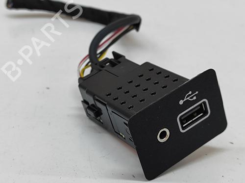 Used Electronic module NISSAN LEAF (ZE1) Electric (150 hp) 28061974
