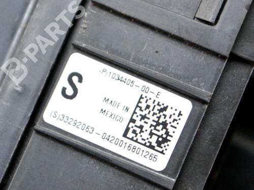 Fuse box TESLA MODEL S (5YJS) 90D AWD | BP10073173E1  - Image 7