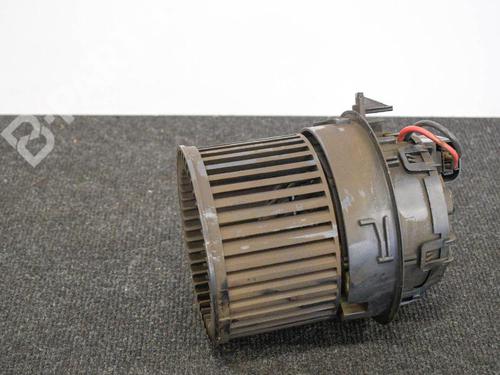 Used Heater blower motor CITROËN C3 III (SX) 1.2 VTi 82 (82 hp) 6749326