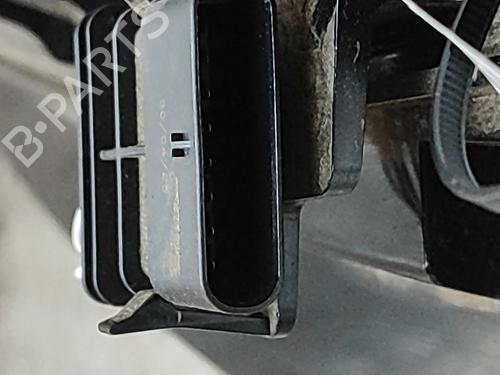 Rear center light TESLA MODEL Y (5YJY) Long Range All-wheel Drive | BP33624716I39  - Image 7