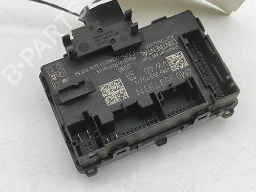 Module électronique PORSCHE TAYCAN Sport Turismo (Y1C) 4S Performance Battery Plus (Y1CDB1) (571 hp) 31859183