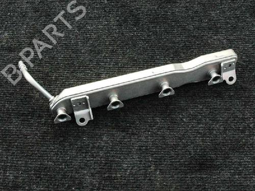 Used Injection rail TOYOTA YARIS (_P13_) 1.3 (NSP130_, NSP130) (99 hp) 6716817
