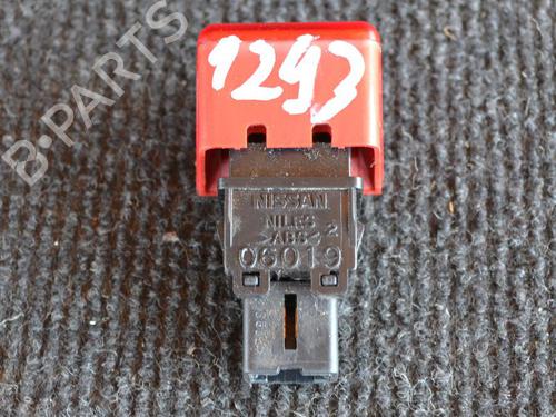 Used Switch NISSAN MICRA III (K12) 1.5 dCi (65 hp) 6725134