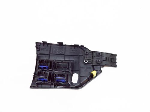 Switch TOYOTA YARIS (_P13_) 1.5 Hybrid (NHP130_) | BP8840677I30