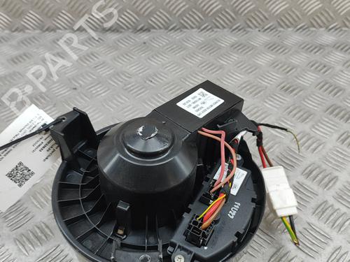 Heater blower motor LAND ROVER RANGE ROVER VELAR (L560) 2.0 D180 TD4 4x4 | BP25615929M62 