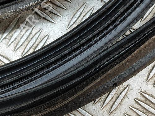 Rubber door seal SKODA SUPERB III (3V3) 1.4 TSI | BP19644726C142 