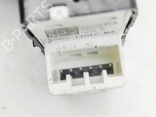 Switch LAND ROVER DEFENDER Station Wagon (L663) P525 4x4 | BP32525602I30