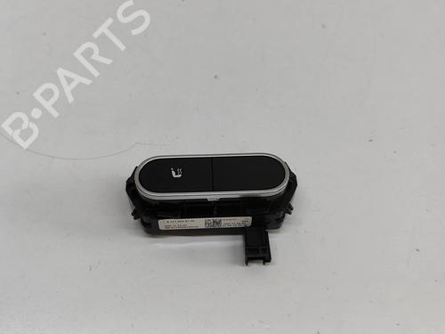 switch-mercedes-benz-eqb-x243-2021-29594010 main image