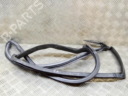 Used Rubber door seal Rubber door seal VW ARTEON (3H7, 3H8) 2.0 TSI (190 hp) 33357700 33357700