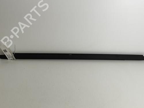  Baguette de porte BMW X1 (U11) iX1 xDrive 30 (313 hp) 28553682