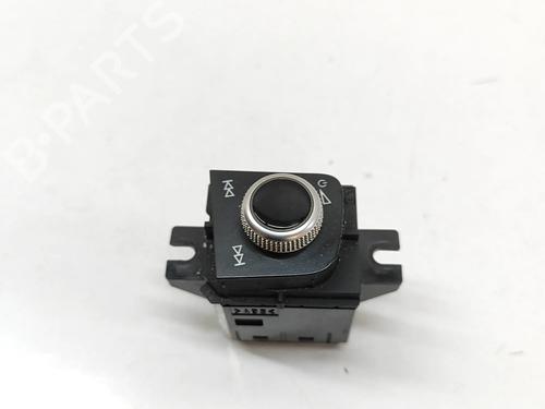 switch-audi-a4-b9-avant-8w5-8wd-2015-29542148 main image