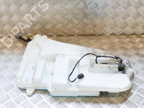 Used Windscreen washer tank BMW 5 (F10) 530 d (258 hp) 6763573