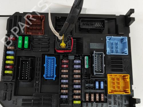 Fuse box CITROËN C4 III (BA_, BB_, BC_) 1.2 PureTech 130 (BAHNSA, BAHNSB) | BP28557884E1