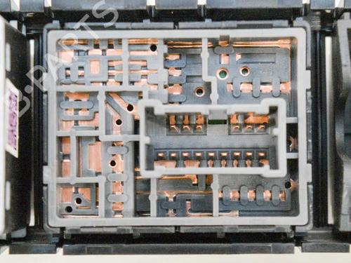 Switch NISSAN JUKE (F15) 1.6 | BP6758690I30 