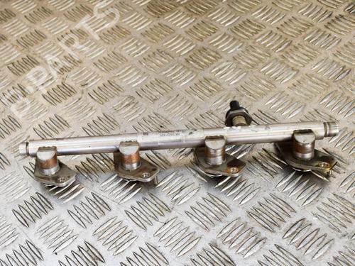 Used Injection rail MERCEDES-BENZ CLA Coupe (C117) CLA 180 (117.342) (122 hp) 6753536