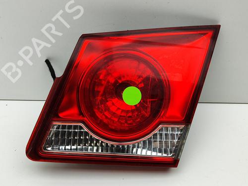 Used Right tailgate light CHEVROLET CRUZE (J300) 2.0 CDI (125 hp) 25787311