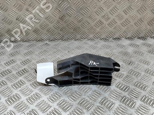 Used Front bumper bracket Front bumper bracket MERCEDES-BENZ CLA Coupe (C117) CLA 180 (117.342) (122 hp) 18605281 18605281