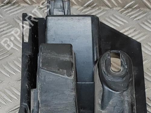 Kofangerbeslag bag PORSCHE MACAN (95B) 3.0 S | BP21078371C159 