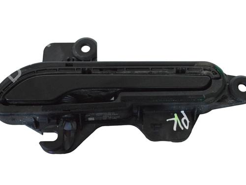 front-left-exterior-door-handle-tesla-model-y-5yjy-2019-33365044 main image