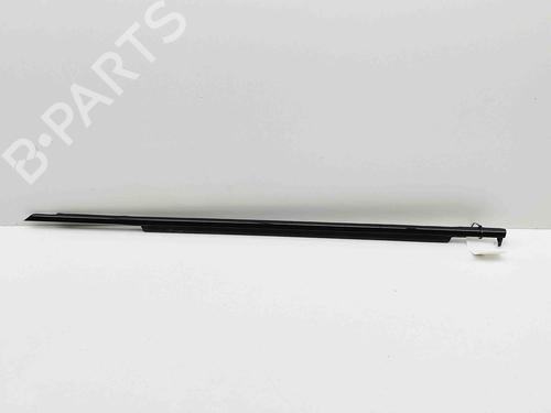 Used Door moulding trim BMW 5 (G30, F90) 530 e Plug-in-Hybrid xDrive (252 hp) 29488313