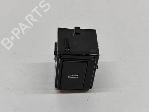 switch-jaguar-i-pace-x590-2018-33372701 main image