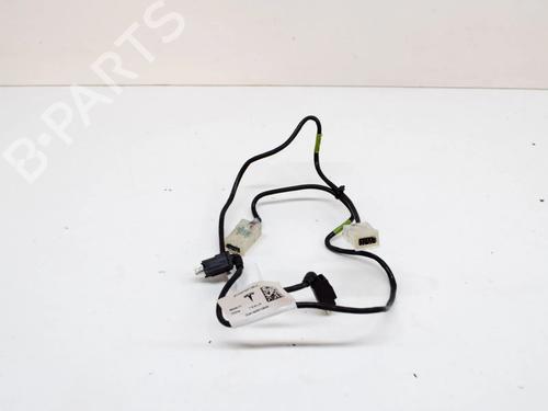 Used Electronic module TESLA MODEL S (5YJS) 75 (320 hp) 8895285