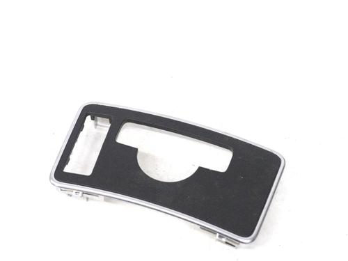 Used Middle console Middle console MERCEDES-BENZ CLS (C218) CLS 350 CDI / d (218.323) (265 hp) 33353439 33353439