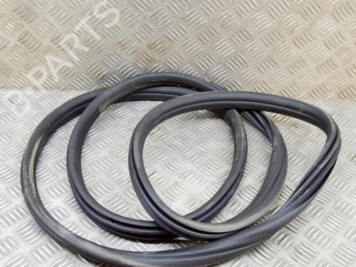 Used Rubber door seal BMW X3 (G01, F97, G08) M Competition (510 hp) 27760994