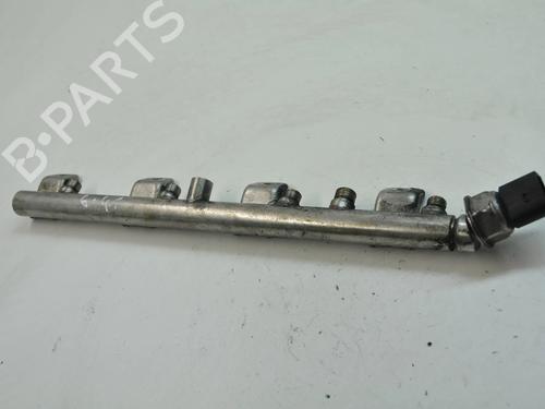 Used Injection rail Injection rail BMW 5 (F10) 550 i (408 hp) 33339721 33339721
