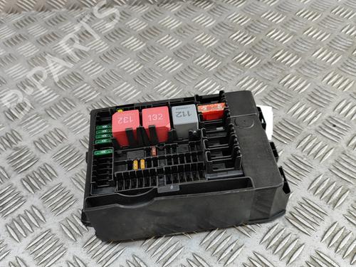 Used Fuse box Fuse box MERCEDES-BENZ C-CLASS (W206) C 200 (206.042) (204 hp) 28565861 28565861