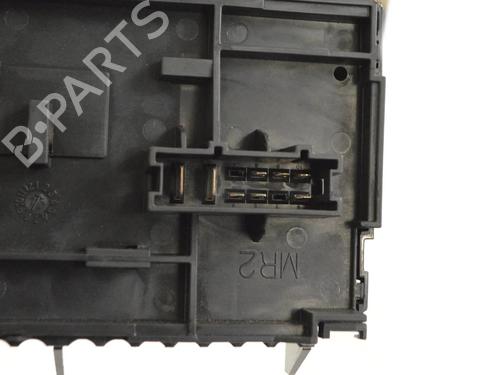 Fuse box LAND ROVER RANGE ROVER IV (L405) 4.4 SDV8 4x4 | BP30215685E1