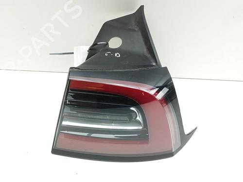 Used Right taillight Right taillight TESLA MODEL 3 (5YJ3) EV AWD (351 hp) 33392384 33392384