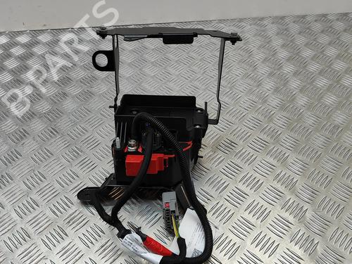 Used Fuse box Fuse box JAGUAR XJ (X351) 3.0 SCV6 (340 hp) 19501380 19501380