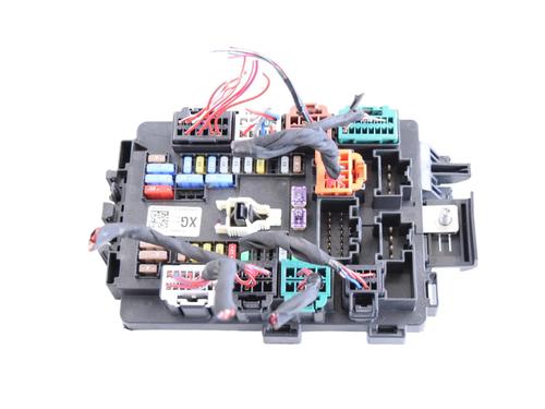 Used Fuse box Fuse box TESLA MODEL X (5YJX) P100D AWD (772 hp) 30620743 30620743