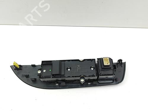 Right front window switch TOYOTA COROLLA Estate (_E21_) 1.8 Hybrid (ZWE211) | BP29812667I26 