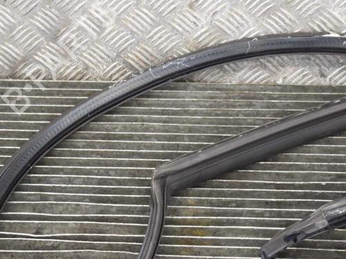 Rubber door seal TESLA MODEL S (5YJS) 75D AWD | BP20233006C142 
