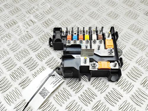 Used Fuse box IVECO DAILY VI Platform/Chassis 35S21, 35C21, 40C21, 45C21, 50C21, 60C21, 65C21, 70C21 (205 hp) 31903272