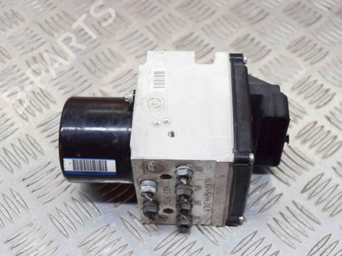 Used ABS pump RENAULT CLIO III (BR0/1, CR0/1) 1.2 16V (BR02, BR0J, BR11, CR02, CR0J, CR11) (75 hp) 6774873