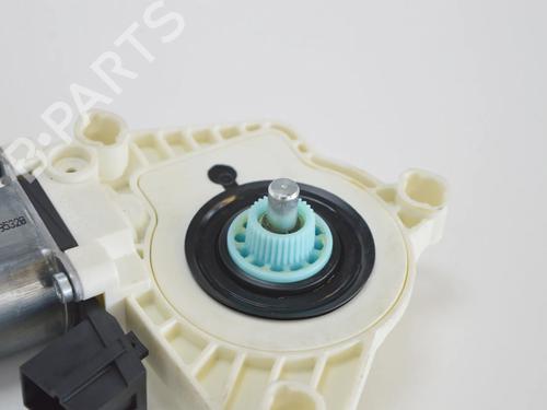 Right rear window motor MERCEDES-BENZ A-CLASS (W169) A 170 (169.032, 169.332) | BP30240160E22 