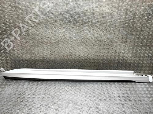 Used Right sideskirt Right sideskirt 36415030 36415030